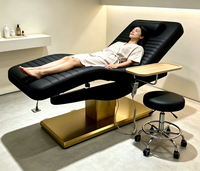 Luxuriöse Multifunktionale Massageliege mit Elektrischer Hebefunktion und Komfortablem Kissen für Schönheitssalon Spa Hotel Medizin