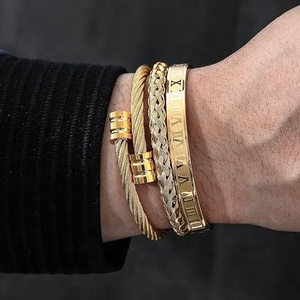 Pulsera de Hombre de Acero Inoxidable con Corona y Números Romanos, Diseño Nuevo y Lujoso, 3 Piezas - Product Image 1