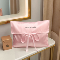 Pochette d'emballage en satin imprimé tendance avec ruban, pochette en soie rose, enveloppe pour extensions de cheveux, perruques, sous-vêtements, sac anti-poussière en satin