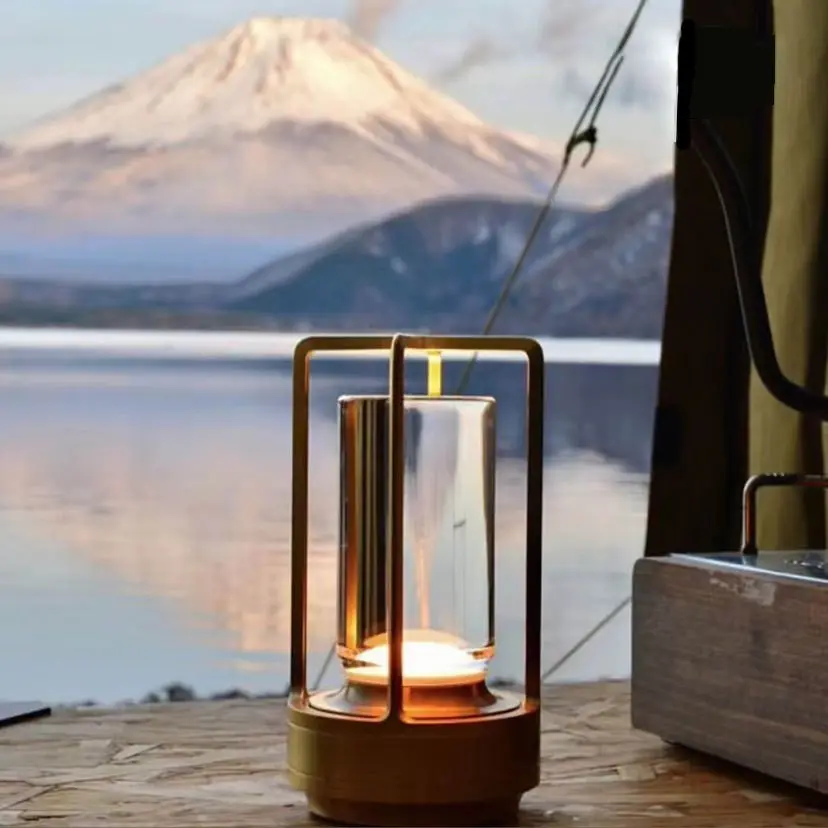 도매 창조적 인 테이블 램프 터치 금속 침대 조명 테이블 램프 장식 야간 조명 레스토랑 배터리 랜턴 야간 조명