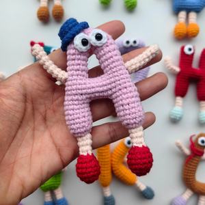 Meilleur prix de vente en 2026, alphabet et chiffres faits à la main, peluche amigurumi, poupée au crochet, porte-clés, meilleur cadeau de Noël ou d'anniversaire - Product Image 2
