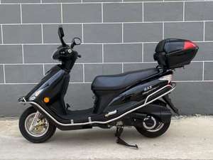 دراجة سوزوكي نبتون 125 الغازية بتصميم أنيق وموفرة للوقود ومتينة وتجربة قيادة مريحة سعة 125 سي سي - Product Image 5