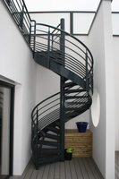 Escalier en colimaçon élégant en acier et bois CBMmart 2024 avec garantie de 5 ans, design moderne pour usage intérieur
