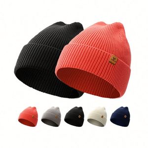 Bonnet unisexe chaud automne-hiver, personnalisable avec logo, bonnet tricoté d'hiver, motif camouflage à pois, en acrylique doux, avec revers uni et étiquette tissée - Product Image 6