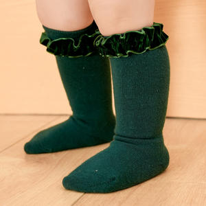 2025 princesa calcetín largo con volantes hasta la rodilla estilo español rojo verde Navidad bebé niñas Vintage terciopelo ondulado calcetines con volantes - Product Image 6