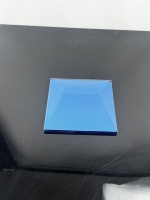 Carreaux de verre décoratifs muraux bleus miroir élégants de qualité supérieure pour la décoration de cloisons intérieures commerciales