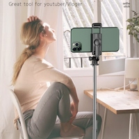 Trépied intelligent extensible sans fil pour la fonction d'éclairage vidéo en direct mobile et pliable dans un emballage pratique
