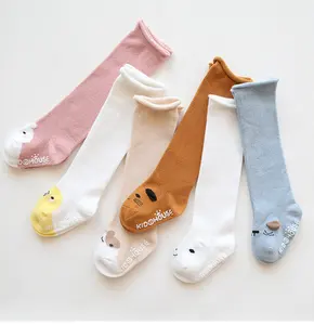 KTE-6402 kids cotton crew cute doll tube fancy socks gripper sonaglio calzini per scarpe bambini divertenti all'ingrosso acquista calzini per bambini