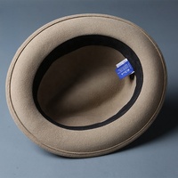 MUESTRA GRATUITA MOQ bajo Oem Odm Venta británica en línea Etiqueta privada Personalizable Western Fleece Goat Bulk Jazz Fedora Sombrero de fieltro
