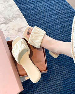 Sandalias Planas con Punta Cuadrada y Diseño Fruncido para Mujer, Sandalias Abiertas de Moda, Cómodas y de Suela Suave para Verano, Playa y Exteriores - Product Image 1
