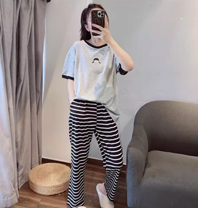 Set di abiti da casa estivi per ragazze pantaloni a maniche corte alla moda pantaloni a righe casual per bambine set di pigiami in stile sportivo - Product Image 6