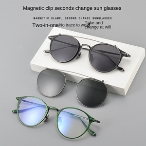 Óculos de Sol com Design Suíço em Titânio Puro, Novo Design, Clipe Magnético Forte e Moderno, com Clipe para Armações Grandes Esculpidas - Product Image 3