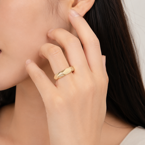 แหวนเพทายเหลี่ยมเพชรพลอย สแตนเลสสตีล ชุบทอง 14K แบบสุญญากาศ เครื่องประดับสีทอง - Product Image 4