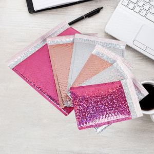 Bolsas de Envío de Poliéster Resistentes |   Impresión Offset, Impermeable y Ecológica |   Papel de Aluminio Colorido Arcoíris - Product Image 1