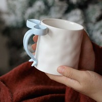 Vente directe d'usine, tasse à café en céramique personnalisée, style coréen, avec poignée en forme de nœud 3D, mignonne, pour filles, princesse, tasse en céramique mignonne