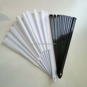 Abanico de mano plegable de tela de 33 cm (13 pulgadas) grande, blanco, para Line Dance, con varillas de plástico negras, en blanco para sublimación, con efecto sonoro. - Product Image 3