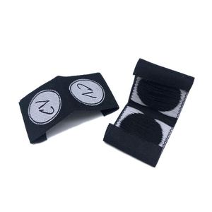 Étiquettes personnalisées pour ourlets, étiquettes tissées en tissu avec logo double face à coudre pour vêtements - Product Image 1