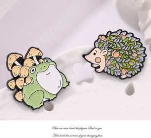 Egel Kat Dieren Metalen Pinnen Kikker Paddestoel Broches Revers Badges Leuke Kawaii Zacht Email Pin Bulk Groothandel - Product Image 6