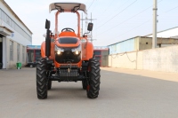 Traktor 80HP 4WD Terlaris dengan Kabin Ber-AC Tertutup Penuh, untuk Membajak, Menggemburkan Tanah, Menyemai, dan Menyemprot.