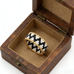 Anillo de Mujer Namayo, Diseño Geométrico en Zig-Zag, Estilo Bohemio Moderno, Chapado en Oro de 18K, con Cuentas de Vidrio Miyuki Delica, para Uso Diario y Fiestas - Product Image 2