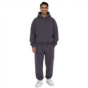 Conjunto Deportivo Personalizado con Logotipo OEM Unisex de Invierno 2 en 1, Sudadera con Capucha de Forro Polar Grueso y Pantalones Deportivos - Product Image 1