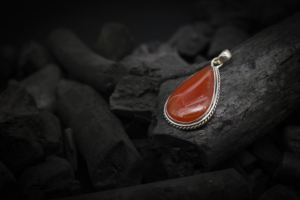 Colgante Hecho a Mano de Plata de Ley 925 con Cornalina Natural, Joyería de Moda para Mujer, Proveedor Mayorista de India, Joyería Personalizada - Product Image 3