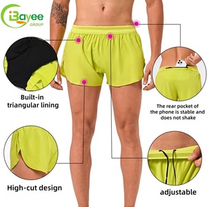 Shorts de sport 2-en-1 personnalisés pour hommes, avec fentes latérales, séchage rapide, couleur unie, pour la course et la gym - Product Image 2
