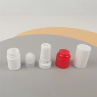 2-en-1 Portable PP Mini Inhaler Stick avec Échantillon Gratuit On-the-Go Roll-On Huile Essentielle Bouteilles en Plastique pour une Utilisation Pratique