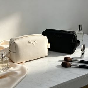 Pochette de maquillage en néoprène avec logo en silicone 3D personnalisé, sacs cosmétiques portables imperméables, sacs de rangement de voyage blancs pour l'extérieur - Product Image 1
