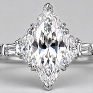 Anello Minimalista a Forma di Marquise per Donne, Gioiello da Dito dal Design Futuristico - Product Image 4
