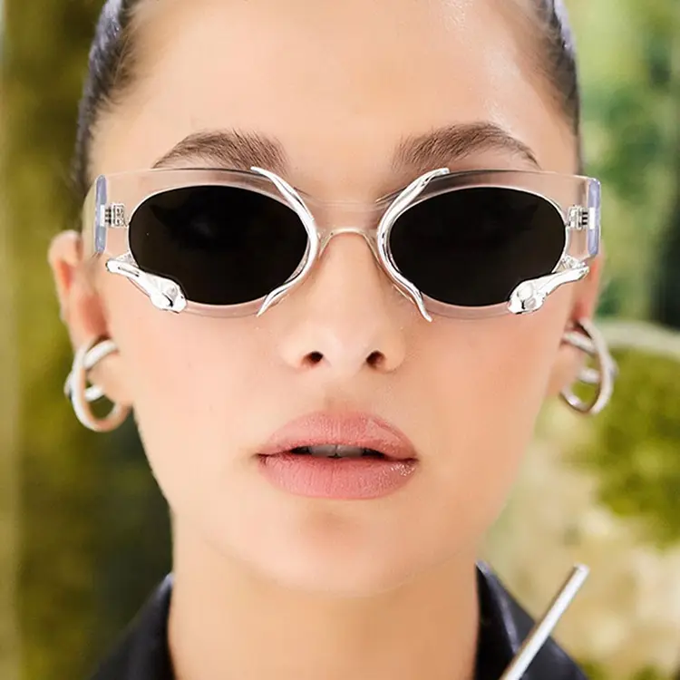 SKYWAY Kacamata Hitam Wanita, Kacamata Hitam Bingkai Kecil Dekorasi Bentuk Ular Modis Nuansa Mewah