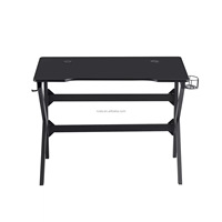 Bureau de jeu PC pliable et extensible en métal, rectangulaire, avec éclairage LED, rangement et surface en bois, modèle GT-A02, marque RW, pour les joueurs.