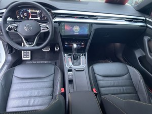 Volkswagen CC <span class=keywords><strong>2024</strong></span> 2.0TSI 380TSI Édition Éblouissante Automatique - Product Image 3