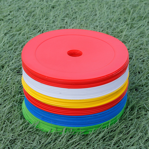 Orta delikli plastik futbol çeviklik alan konileri ile 6 <span class=keywords><strong>in</strong></span>ç düz işaretleyici disk futbol davul koni işaretleyici - Product Image 2