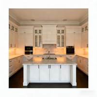 Ensemble d'armoires de cuisine blanches de style Shaker sur mesure du Vermont, en bois massif, peinture mate, style moderne, avec porte en verre fermée