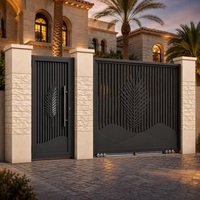 Portail coulissant en aluminium 6063-T5 avec colonnes en pierre empilées, motif feuille de palmier, noir mat, entrée de villa