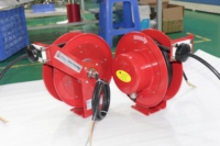 Enrouleurs de tuyaux de soudage à ressort Enrouleur de câble léger rétractable avec prises et lampes