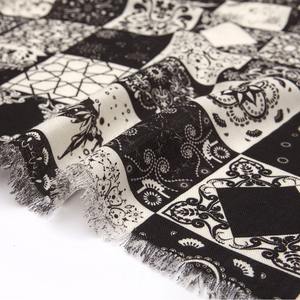 Sciarpa quadrata invernale personalizzata in lana di seta modale Cashmere stampa digitale stile Vintage per feste - Product Image 3