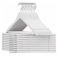 Cintre à vêtements de luxe moderne en bois massif de haute qualité, écologique, gain de place et antidérapant pour magasin de vêtements et usage domestique