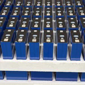 Batería de estado sólido de fosfato de hierro y litio Lifepo4 de 3.2V 62AH con carcasa prismática de aluminio - Product Image 6
