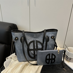 Bolso de Hombro y Mano de Gran Capacidad, Diseño de Letras en PU, Estilo Moderno 2026, Simple, Casual, Texturizado, Hermoso, Conjunto de Dos Piezas - Product Image 3