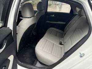 Voitures d'<span class=keywords><strong>occasion</strong></span> en gros 2024 <span class=keywords><strong>Kia</strong></span> K3 1.6L Automatique GLS Boîte de vitesses Direction à gauche Pneus R16 Sièges en tissu 4 portes 5 places Berline Exportation - Product Image 4