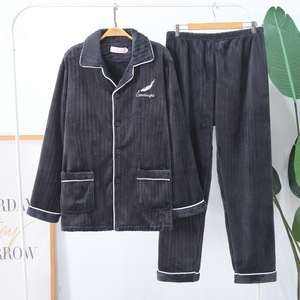 Ensemble d'hiver <span class=keywords><strong>en</strong></span> <span class=keywords><strong>velours</strong></span> corail pour hommes Cardigan long col <span class=keywords><strong>en</strong></span> V Ensemble de deux pièces pour le confort de la maison <span class=keywords><strong>Pyjama</strong></span> <span class=keywords><strong>en</strong></span> flanelle de haute qualité - Product Image 6