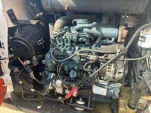 Mini-chargeuse Bobcat S550 d'occasion Mini équipement agricole d'occasion avec composants centraux Roulement et boîte de vitesses - Product Image 5