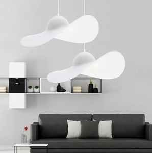 Lustre moderne unique en forme de chapeau de paille suspendu en verre noir pour le salon - Product Image 3