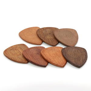 Vouwbare gitaarstandaard van massief hout met gegroefd design voor folk/akoestische/elektrische gitaar & ukulele - Product Image 1