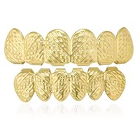 En gros, Ensemble de grillz dentaires 6 sur 6 à dents taillées en diamant, en laiton gravé motif croix, plaqué or 18 carats, bijoux hip-hop unisexe