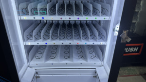 Máquina Expendedora de Aperitivos y Bebidas con Pantalla Táctil de 21.5 Pulgadas, Versión Offline y Online, Libremente Intercambiable por Combo Europeo - Product Image 5