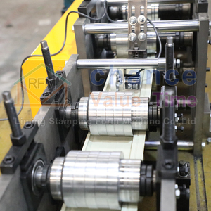 Machine de profilage à froid pour panneaux de plafond dissimulés, panneaux de façade, panneaux de soffite et panneaux de <span class=keywords><strong>bardage</strong></span> latéral - Product Image 2