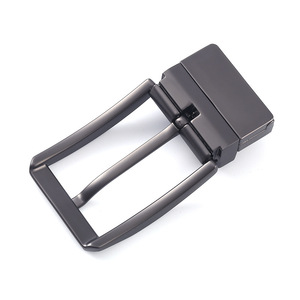 Ceinture en métal pour femme, fabriquée par le fabricant, avec boucle à design ajouré, lettres, sangles rondes et logo personnalisé. - Product Image 5